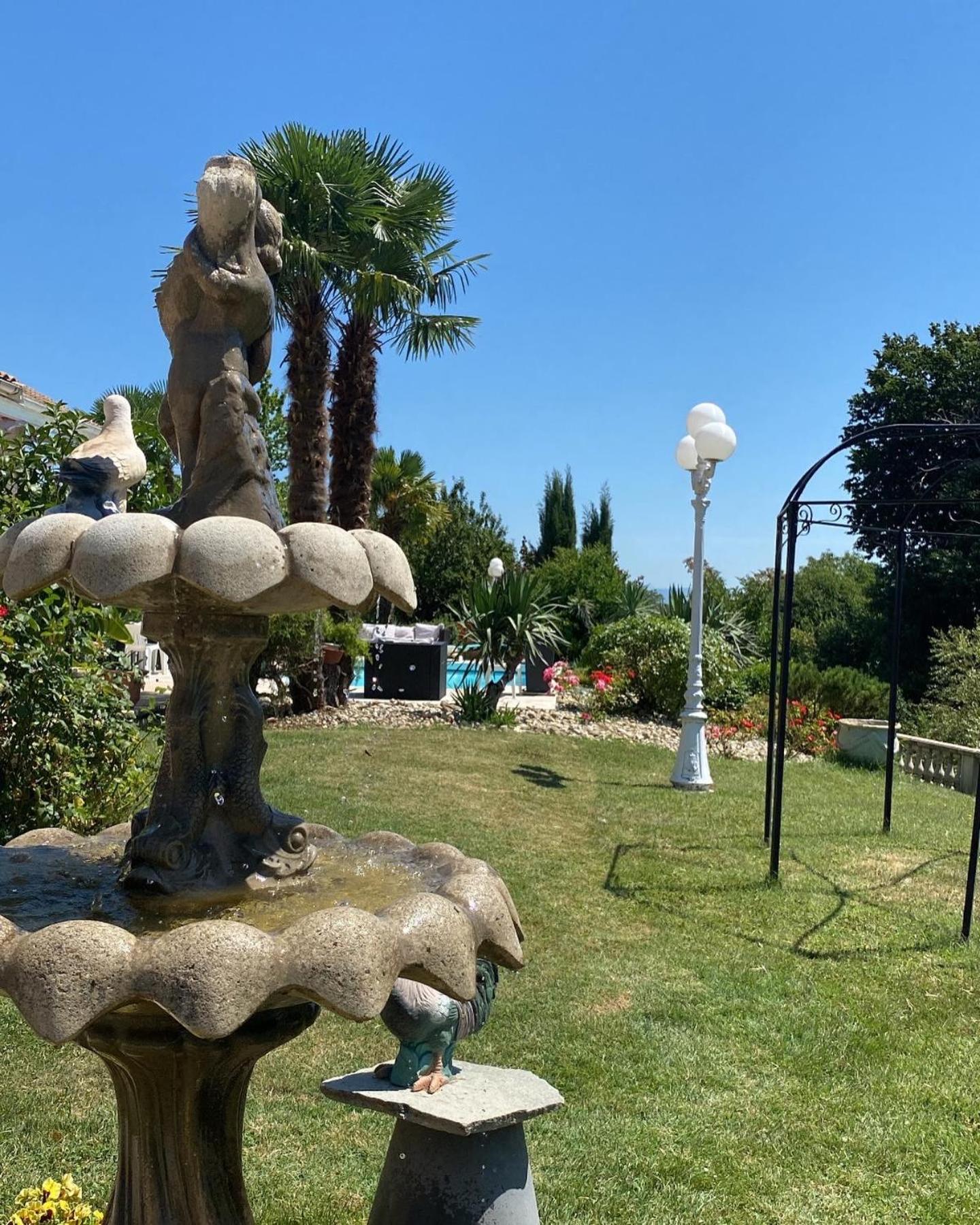 مبيت وإفطار Saint-Didier-de-la-Tour Domaine De La Provencale المظهر الخارجي الصورة